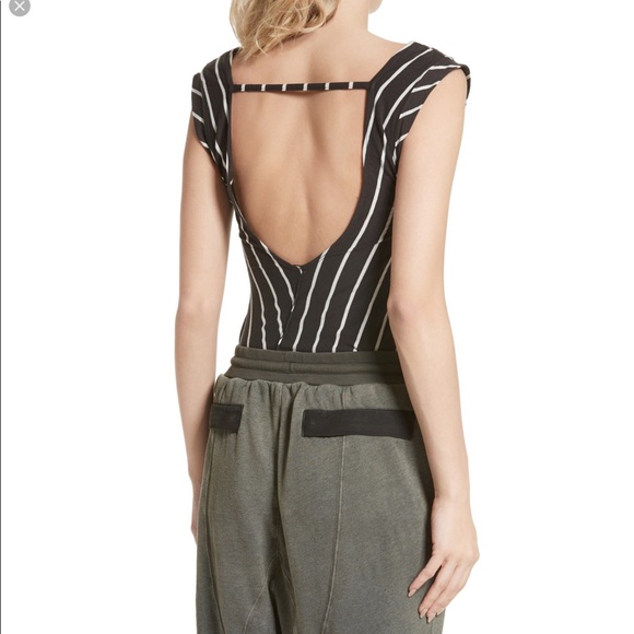 Top 🙋🏻‍♀️ - Picture 2 of 3